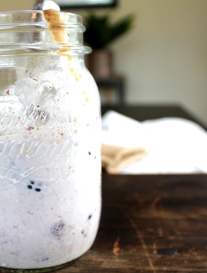 mixed berry overnight oatmeal