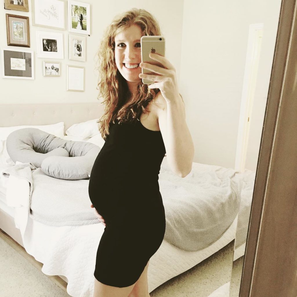 22 week bump! new blog post is up talking all about week 22 prego with #twins! #22weeks